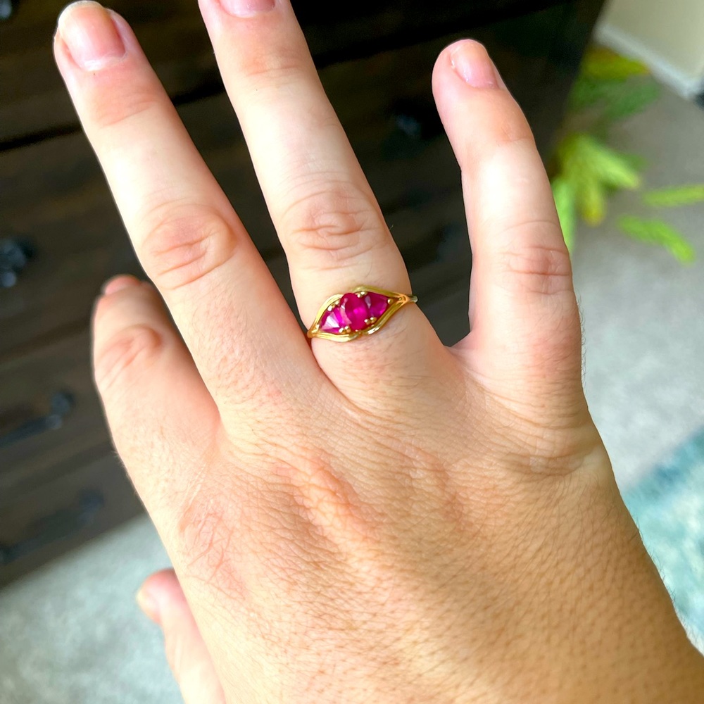 Delicate gold and ruby ring!